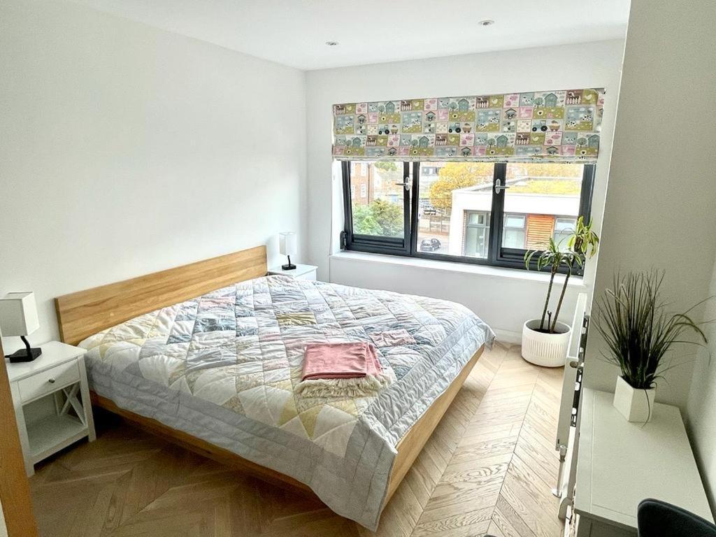 Cosy 1 Bedroom Apartment With Balcony Near Chiswick London Exterior foto