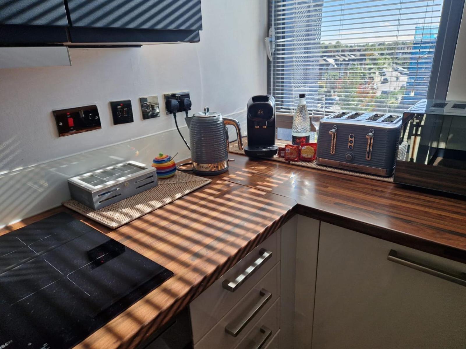 Cosy 1 Bedroom Apartment With Balcony Near Chiswick London Exterior foto